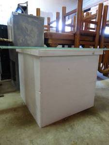 lot 39937 image: Platform Box - White painted wood - 25 x 25 x 23h
