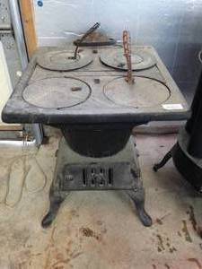 lot 39928 image: Antique Wood Burning Cook Stove