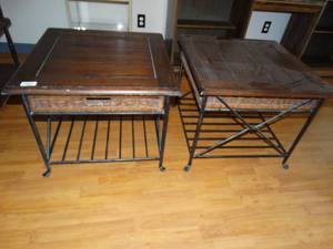 lot 39954 image: Pair of Side Tables - Wood End Tables (26x26x22)