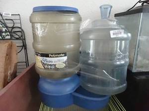 lot 24151 image: Dog Watering  Feeding Containers