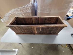 lot 1202 image: Planter Box