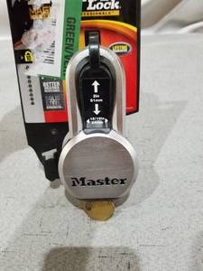 lot 47228 image: MASTER LOCK WITH KEY