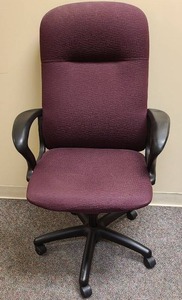 lot 21068 image: adjustable office chair on casters (maroon)