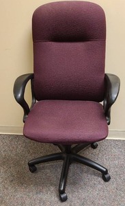 lot 21070 image: adjustable office chair on casters (maroon)