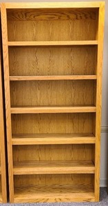 lot 21078 image: Very Nice solid oak bookcase with 5 adjustable shelves 40 x 13 x 84 inches
