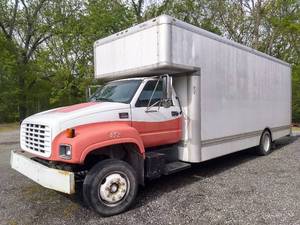 lot 100 image: GMC 5500 Box Truck with Insulation Machine 071999