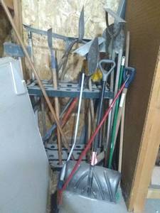 lot 130 image: Tools in Corner Plus Rack