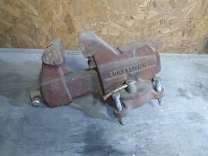 lot 138 image: Craftsman Vice
