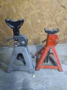 lot 235 image: Pair of Jack Stands