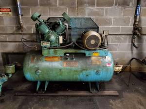 lot 22350 image: Penn Air Compressor