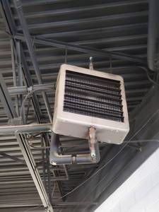 lot 22358 image: Hot Water Or Cold Water Heater