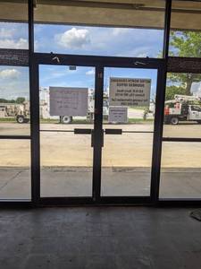 lot 22400 image: (2) Glass entry doors - Comes w key.