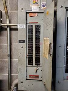lot 22402 image: GE NLAB Electrical Panel