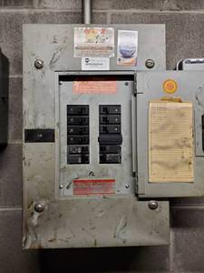 lot 22403 image: GE NLAB Electrical Panel