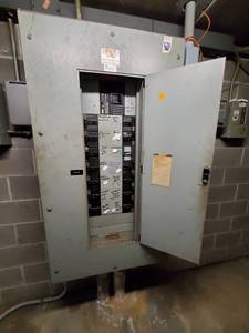 lot 22405 image: GE CCB Electrical Panel