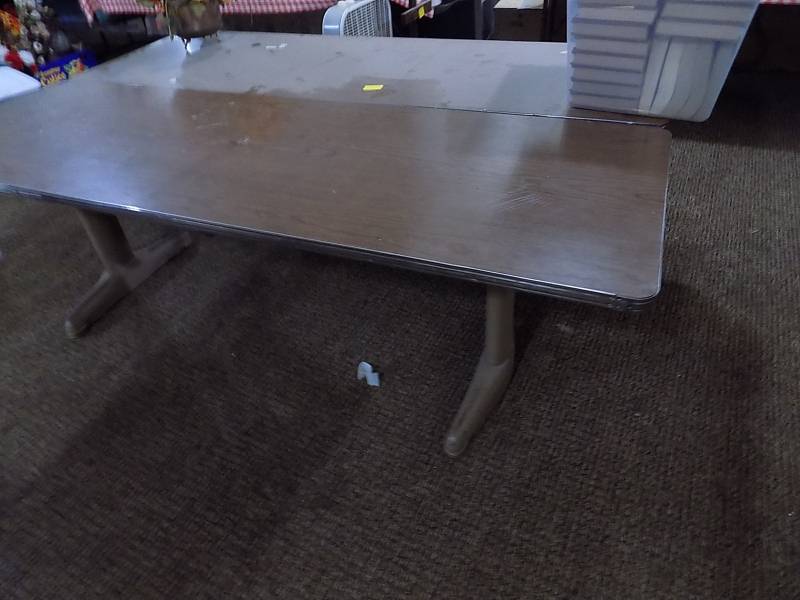 lot 5010 image: Vintage Childrens Table #1