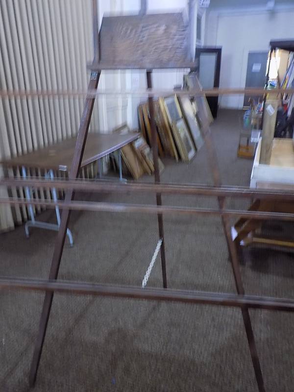 lot 5029 image: Large Easel #2
