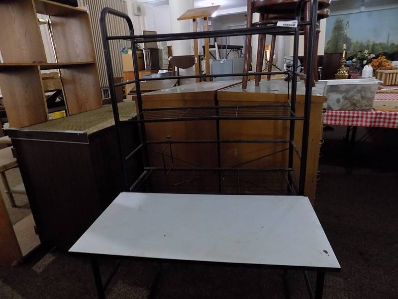 lot 5042 image: Black Metal Frame student Desk