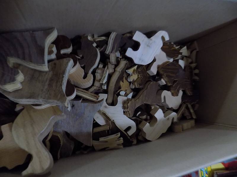 lot 5062 image: Large Box od Wooden Animal Shapes