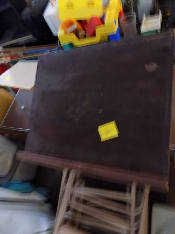 lot 5071 image: Dark Wood Podium 46 Tall