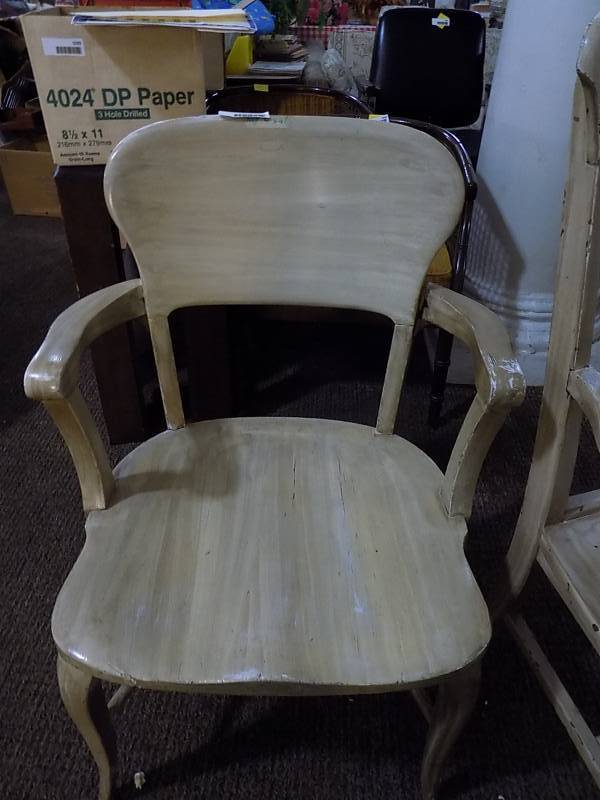 lot 5091 image: Curved Back Armed Chair