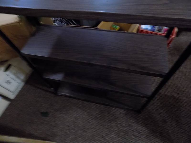 lot 5094 image: Metal Woodgrain Look Shelf