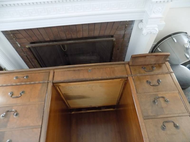 lot 5109 image: Executive Desk