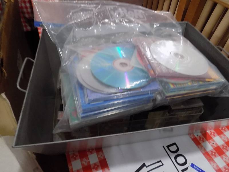 lot 5150 image: File Holder with CDs