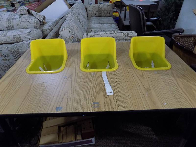 lot 5155 image: Childs Feeding Table