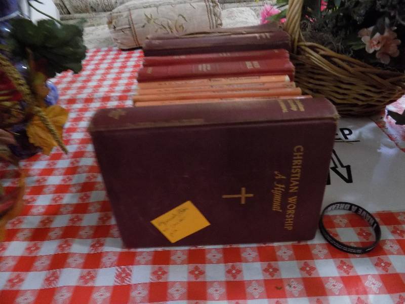 lot 5207 image: Book & Bracelet Lot