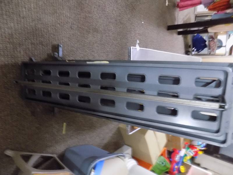 lot 5212 image: Coat & Clothing Rack