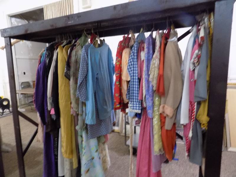 lot 5216 image: Large Coat Rack