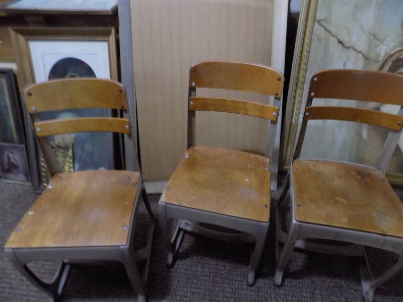 lot 5217 image: Student Chairs - 16 In high (3 e)