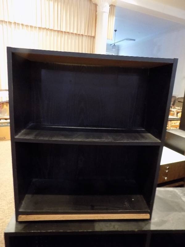 lot 5234 image: Small Shelf