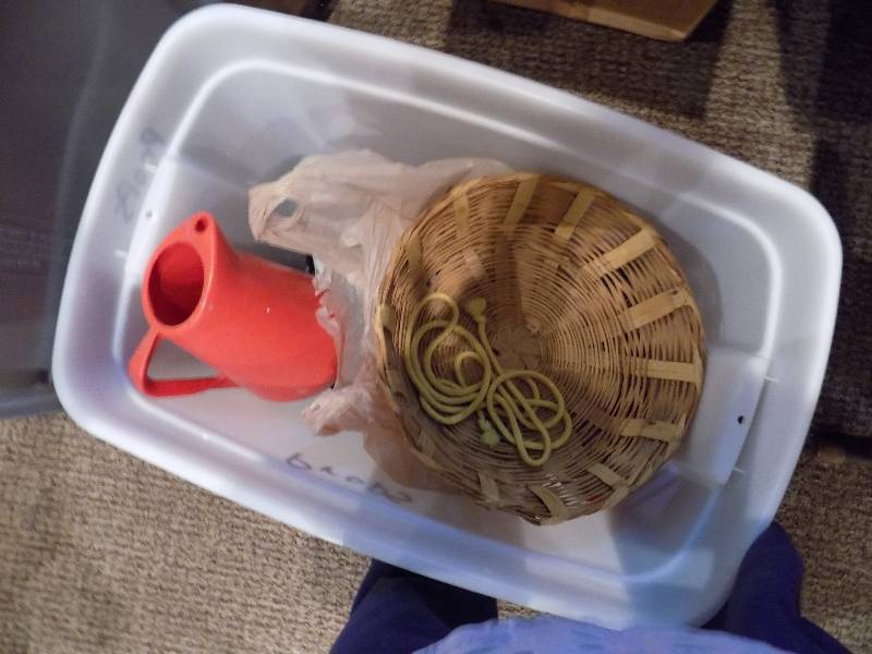 lot 5245 image: Tote of Felt Burlap