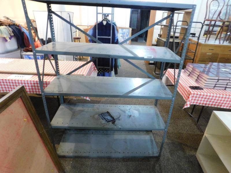 lot 5311 image: Large Metal Shelving Unit