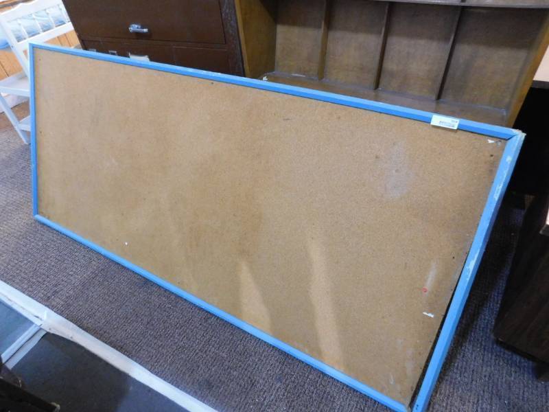 lot 5324 image: Large Corkboard