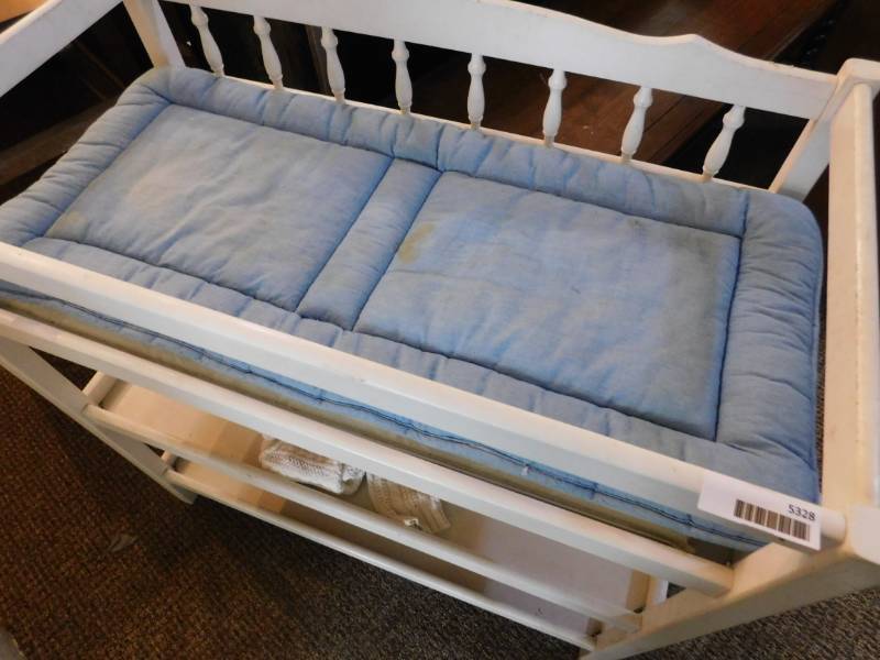 lot 5328 image: Changer Station