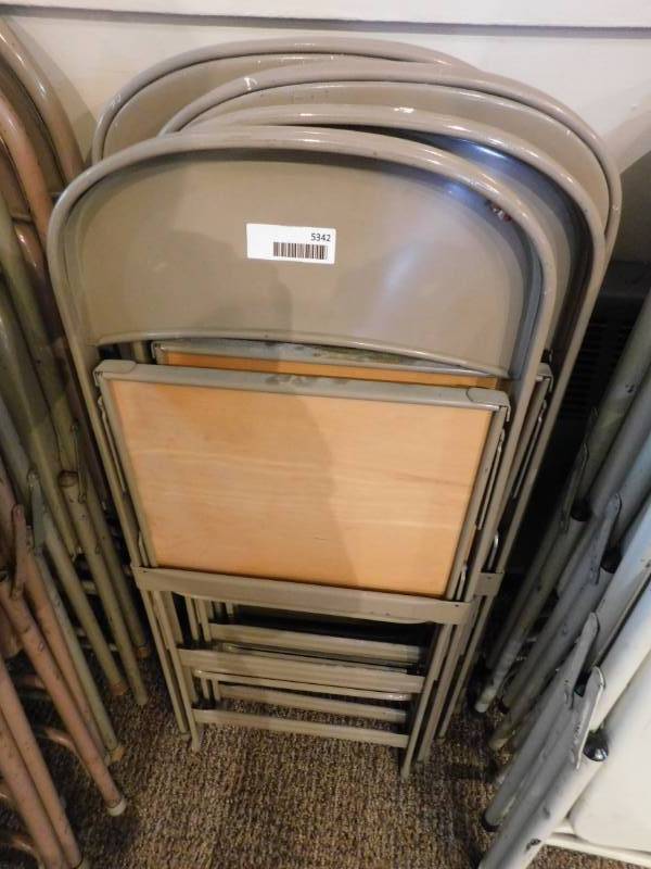 lot 5342 image: Folding Chairs