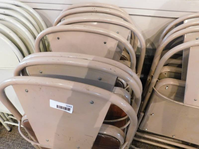 lot 5343 image: Folding Chairs