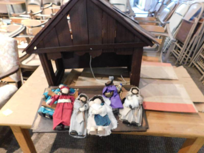 lot 5371 image: Large Nativity Set