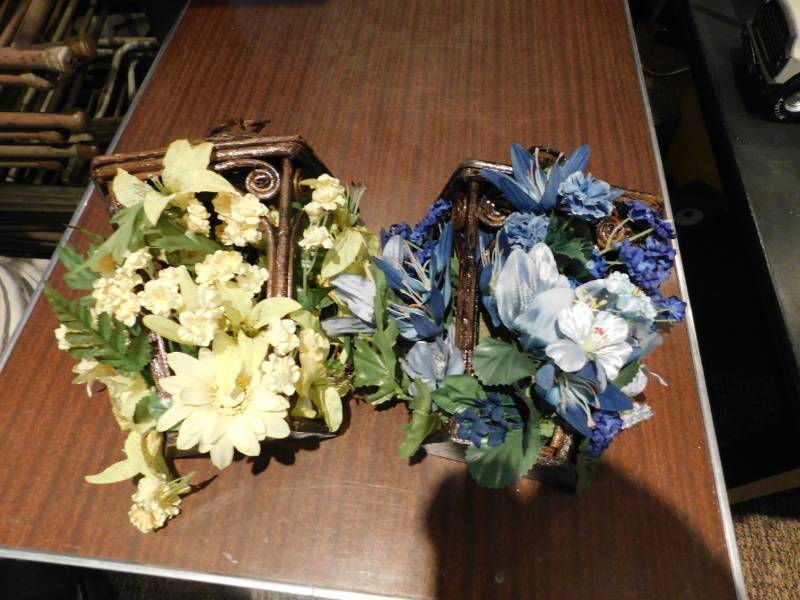 lot 5375 image: Bird House Dcor (2 ea)