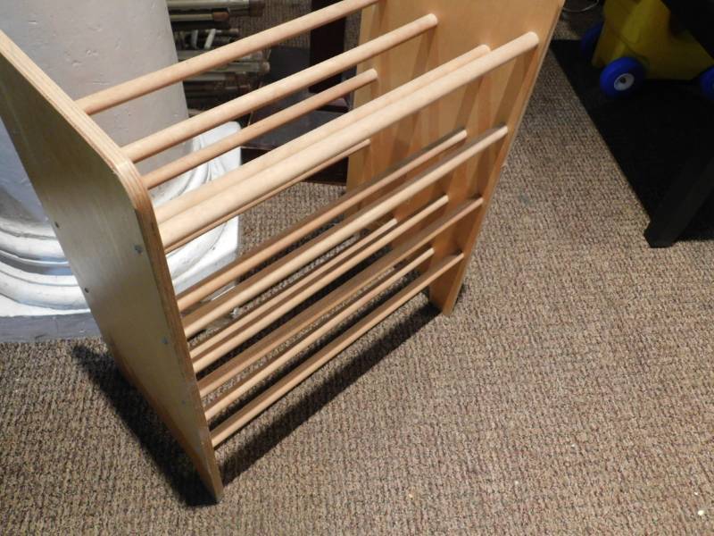 lot 5384 image: Container to Hold Fabric Items