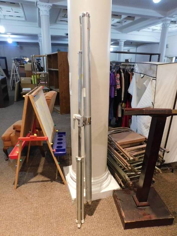 lot 5389 image: Projector Screen