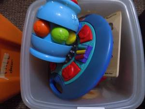 lot 5271 image: Small Bin of Kids Toys