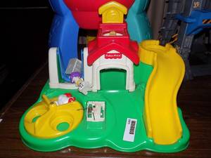 lot 5263 image: Fisher Price Little Dog Owrld