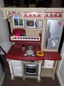 lot 5257 image: Kids Kitchen #1