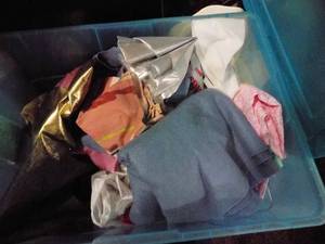 lot 5289 image: Tote of Material