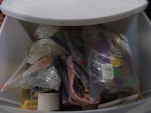 lot 5423 image: Sterlite Drawer of Craft Supplies