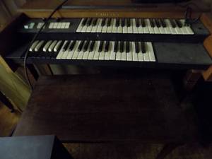 lot 5504 image: Vintage Organ wBench